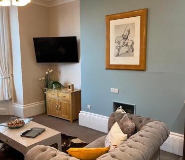 South Cliff Apartment | Strathmore Apt Scarborough: Pet-Friendly with Pool & Gym