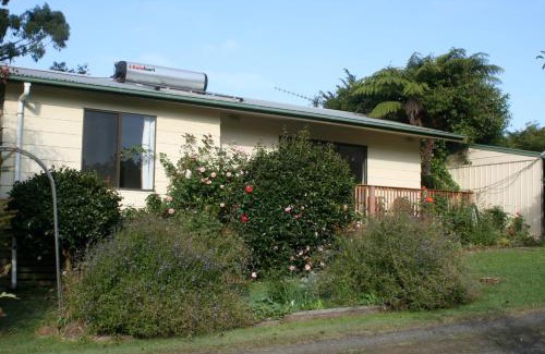 Mirboo North House | Delightful Strathmore Farm B&B: 4-Star Guest Rated Retreat