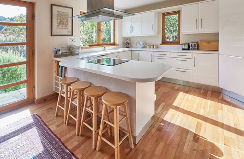 Forres Cottage | Family-Friendly Strathnaver with Spa and Hot Tub in Kinloss