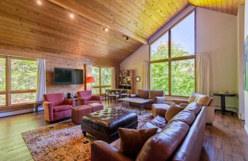 Stratton Mountain House | Stratton Mountain Ski House Hot Tub Sauna Shuttle