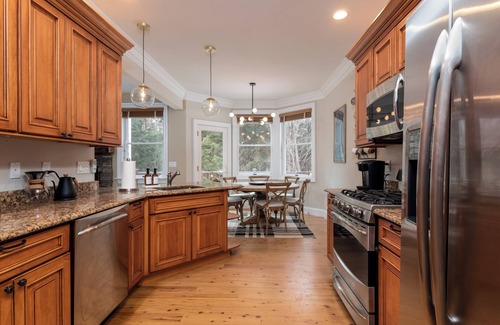 Wardsboro House | Ultimate Family Getaway at Stratton + Mt. Snow with Hot Tub