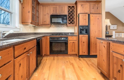 Stratton Mountain House | Stratton Springs Premier End Unit with Hot Tub