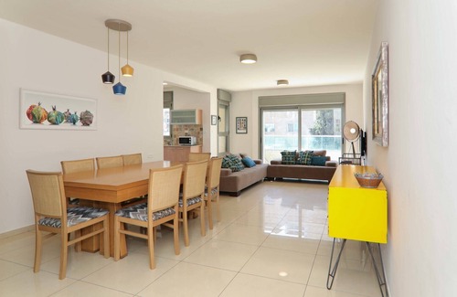 Jerusalem City Centre Apartment | Spacious Strauss Serenity: Wheelchair Accessible Apartment