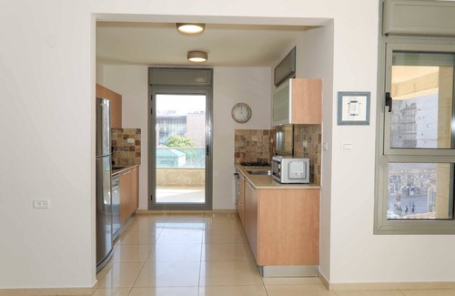 Jerusalem City Centre Apartment | Spacious Strauss Serenity: Wheelchair Accessible Apartment