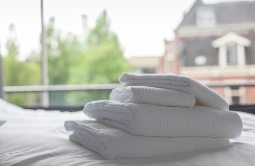 Hengelo Hotel | Budget-Friendly Stay at Stravinsky Slapen with Breakfast