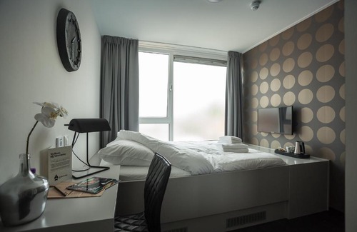 Hengelo Hotel | Budget-Friendly Stay at Stravinsky Slapen with Breakfast
