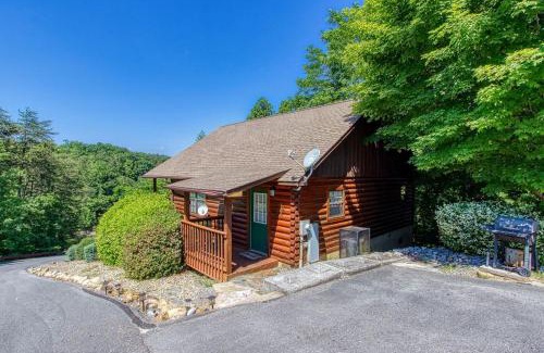 Sevierville House | Discover Strawberry Fields: Pet-Friendly Family Retreat