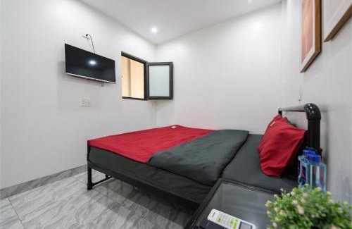 Ha Giang Bed & Breakfast | Inviting Strawberry House: Oceanfront Stay & Bike Rentals