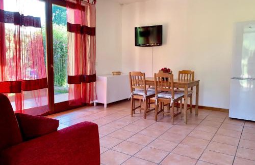 Colico Piano House | Pet-Friendly Strawberry House with Top Guest Ratings