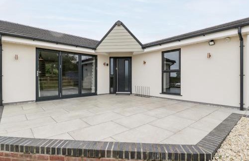 Congresbury House | Inviting Strawberry Stables: Rated 9.4/10 by Guests