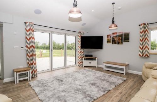 Congresbury House | Inviting Strawberry Stables: Rated 9.4/10 by Guests