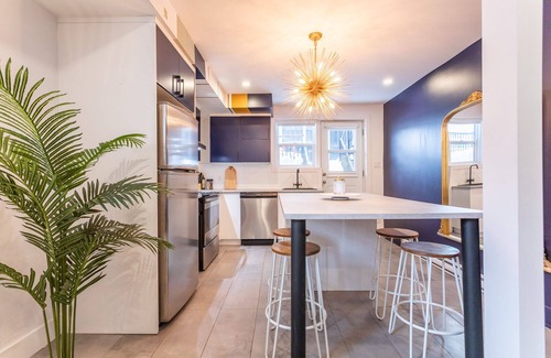 Francois-Perrault Apartment | Sweet Dreams Await at Strawberry Stays! Rated 10/10