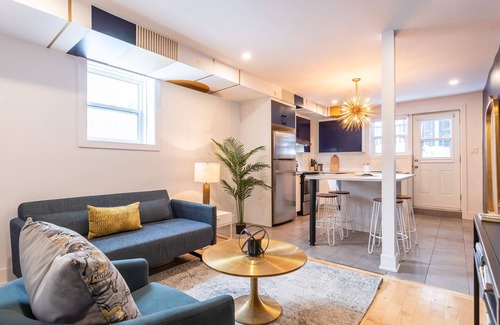 Francois-Perrault Apartment | Sweet Dreams Await at Strawberry Stays! Rated 10/10
