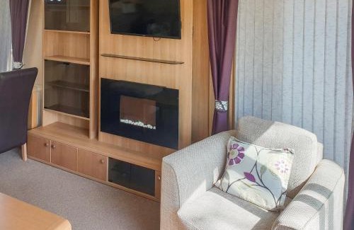 Lamplugh House | Scenic Stream Side View - Family & Pet-Friendly Retreat