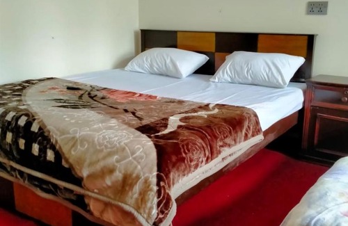 Skardu House | Cozy Stream View Guest House with Eco-Friendly Amenities