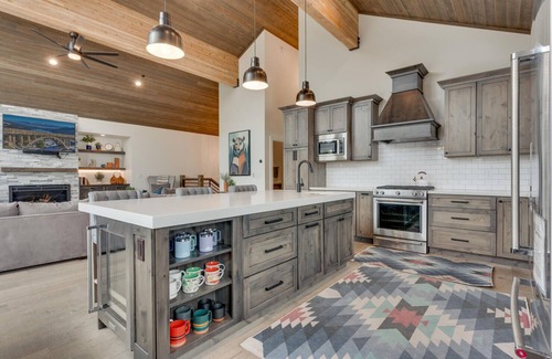 Truckee House | Unforgettable Retreat at Streams and Dreams, Rated 10/10