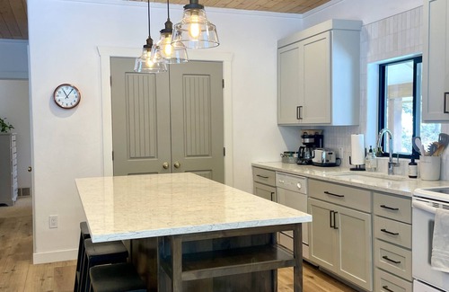 Sundance Cabin | Guest Rated 10/10: Streamside Cabin with Hot Tub