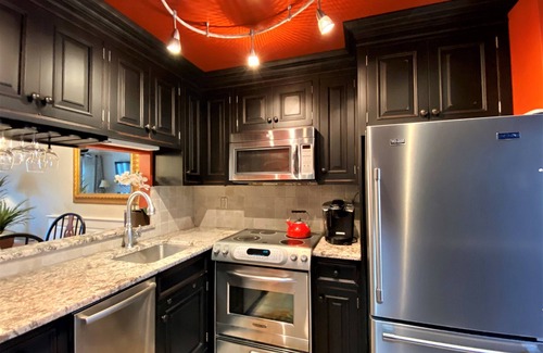 Brewster Condo | Cozy Chilton Village Apartment with Pool Passes & Kitchen
