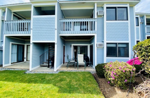 Brewster Condo | Cozy Chilton Village Apartment with Pool Passes & Kitchen