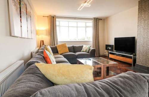 Ripley House | Pet and Child Friendly Strelley Court Farm - 4-Star Stay