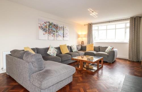 Ripley House | Pet and Child Friendly Strelley Court Farm - 4-Star Stay