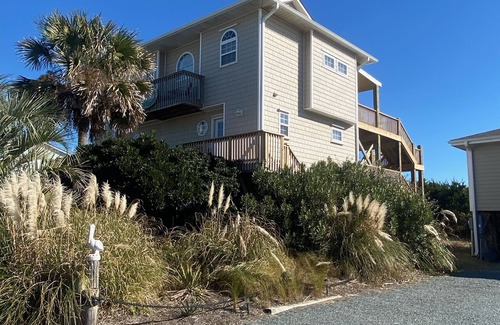 Topsail Beach House | Relaxing Getaway By The Sea with Pool & Ocean Views