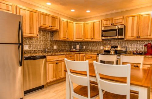 Gorham Apartment | Experience Moose Luxury Suites with Family-Friendly Amenities