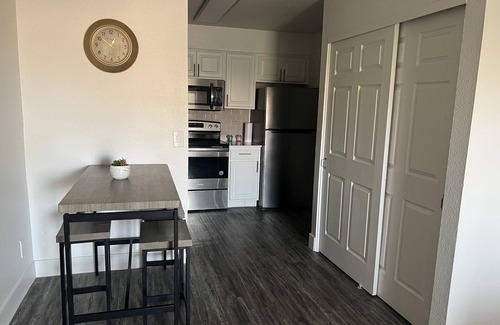 Alegre Community Apartment | Stylish 2 Bedroom Retreat with Pool Near PHX Sky Harbor