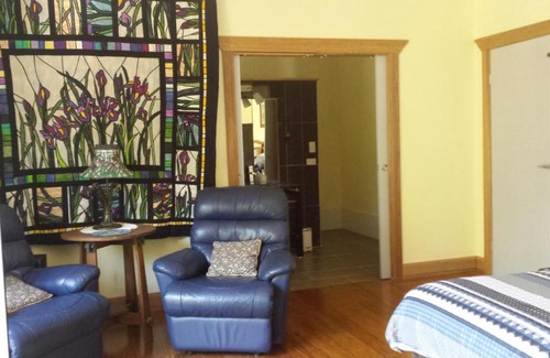 Mylor Bed & Breakfast | Discover Stringybark Hills Retreat: Pet-Friendly Escape