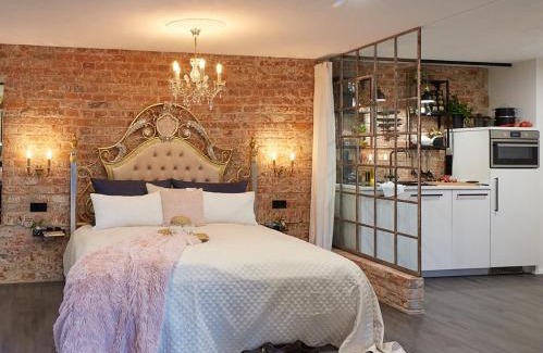 Lockwitz Apartment | Oceanfront Retreat at Strohhutmanufaktur - Guest Rated 9.8