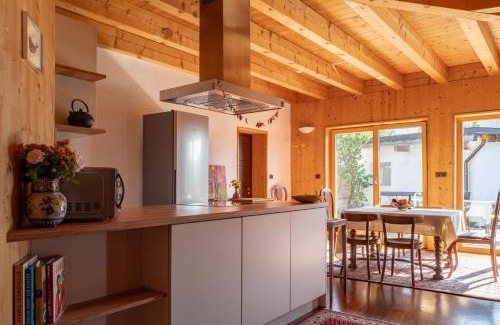 Weiden am See Apartment | Strohlehm'zhaus: Oceanfront Bliss with Pool and Family Fun