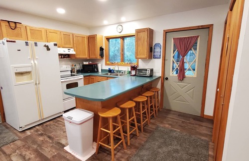 Millersburg House | Discover Lake Huron: Oceanfront Bliss Awaits You