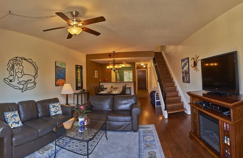 Avalon Condo | Beachside Retreat: Relax with Ocean Views & Hot Tub