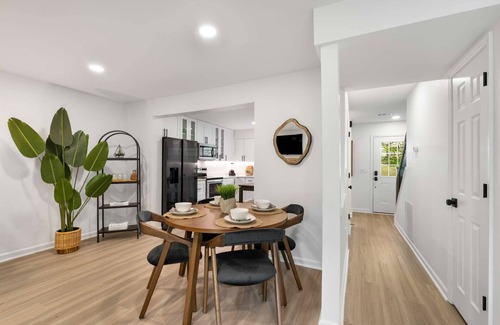 Alpharetta House | Explore Downtown Alpharetta and Avalon with Pet-Friendly Stay