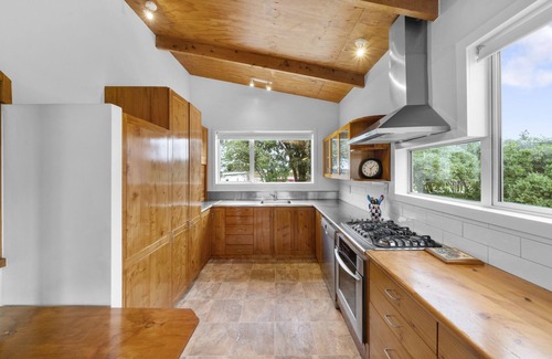 Te Horo Beach House | Cozy Retreat: Te Horo Beach Holiday House Near the Sea
