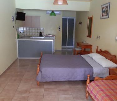 Agia Ermioni Apartment | Discover Impressive Stroubis Studios with Ocean View Pool