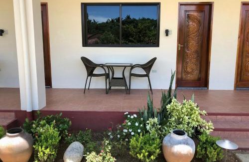 Bangued Hotel | Beautiful Strutz Art Garden Resort with Oceanfront Pool