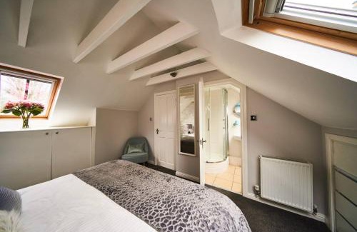 Milton Of Buchanan House | Charming Stuc an t Sagairt Cottage near Loch Lomond - Top Rated