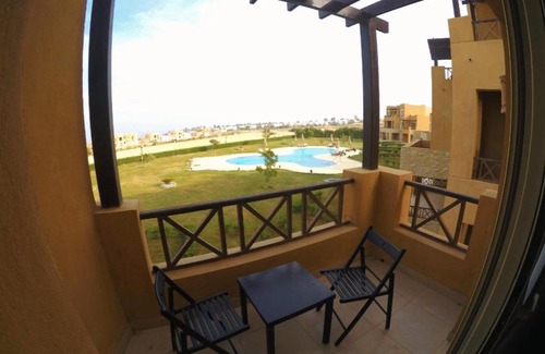 Yusuf as-Sidiq Apartment | Relaxing Studio by Qaroun Lake with Pool & Family-Friendly Fun