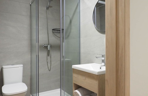 Basurtu Hotel | Comfortable Stay at Students Residence micampus San Mames