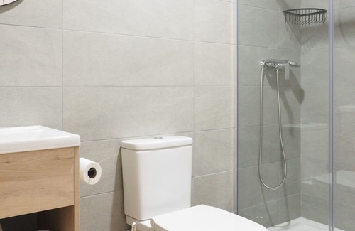 Basurtu Hotel | Comfortable Stay at Students Residence micampus San Mames