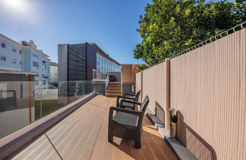 Coimbra Bed & Breakfast | Budget-Friendly Getaway at StudentVille Academia: Pool & Kitchen