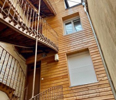 Besancon Old Town Apartment | Budget-Friendly Studette in the Heart of the City
