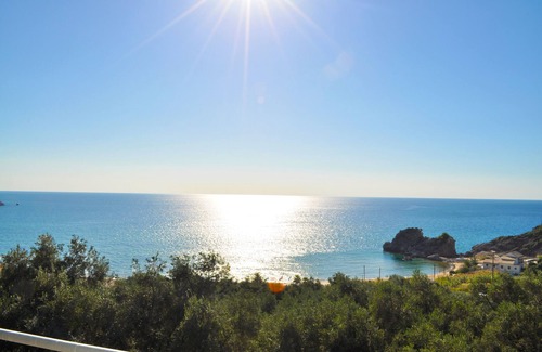 Sinarades House | Pet Friendly Studio Apartments on Pelekas Beach with Pools