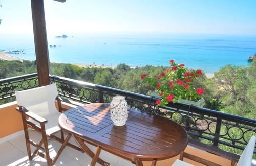 Sinarades House | Pet Friendly Studio Apartments on Pelekas Beach with Pools