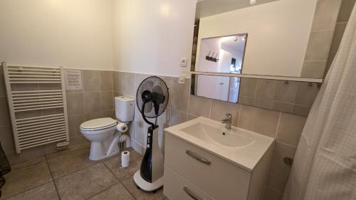 Saint-Maurice-de-Gourdans Apartment | Studihôtel Le COSY