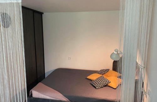 Klaipeda Apartment | Family-Friendly Retreat at Studija “Janonio 25” - Rated 9.5