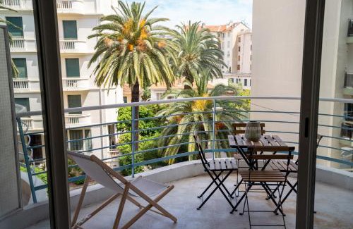 Juan-les-Pins Apartment | Steps from the Beach: Studio in Juan les Pins, Rated 9.8