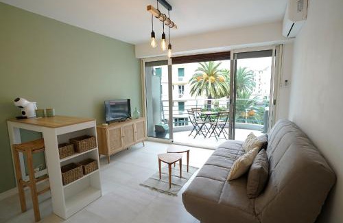 Juan-les-Pins Apartment | Steps from the Beach: Studio in Juan les Pins, Rated 9.8