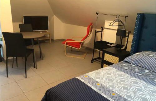 Mantes-la-Jolie Apartment | Convenient Studio 300m from Mantes-la-Jolie Station